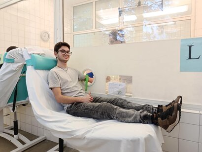 Naši študenti darovali krv 