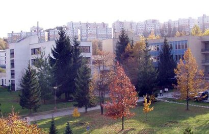 Pozrite si krátke video o našej škole