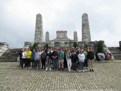 Brezová pod Bradlom, Nitra