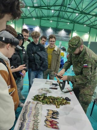 e616ee6a-684a-4412-9087-9eb46152562b