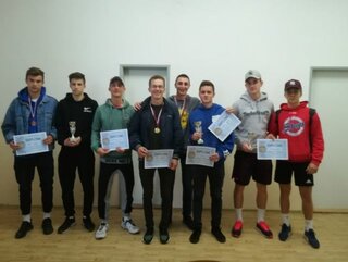 Družstvo chlapcov zľava: 2. miesto