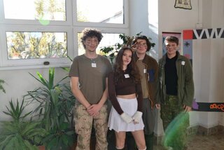 Laura ako srnka a Miro, Matej Richard ako poľovníci