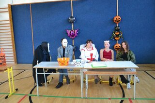 Naša porota - p. uč. Petrovič, Mikuška a p. uč. Piačková, Veronika a Tamara