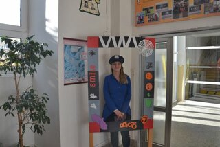 p. uč. Hikaníková ako policajtka