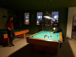 Biliard na spoločnom posedení