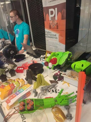 d2f3d24d-876a-446c-b0f7-5a277607b77c