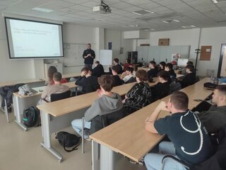 Messenger_creation_59F86AEE-6558-42DB-8214-CA3B4990126E