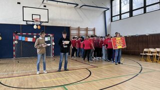 Trieda 1. A so svojím transparentom