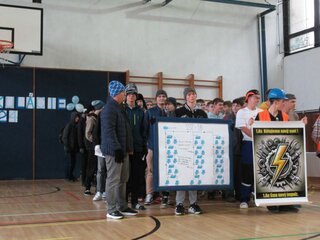 1. B so svojím triednym plagátom