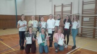 10 postupujúcich dievčat, Tamara prvá sprava hore