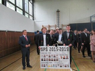 IV. A so svojím tablom