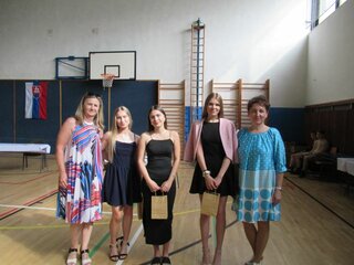 Najlepšie študentky z III.E