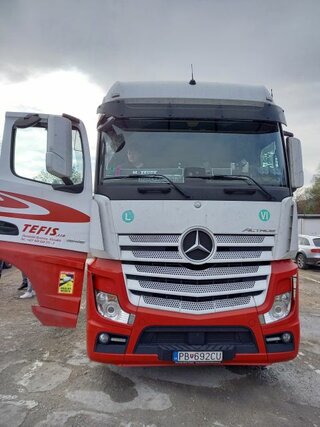 Moderný ťahač eko triedy VI