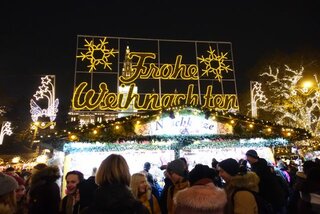 Vianočné trhy pred radnicou